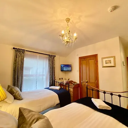 Elm Tree Lodge-3