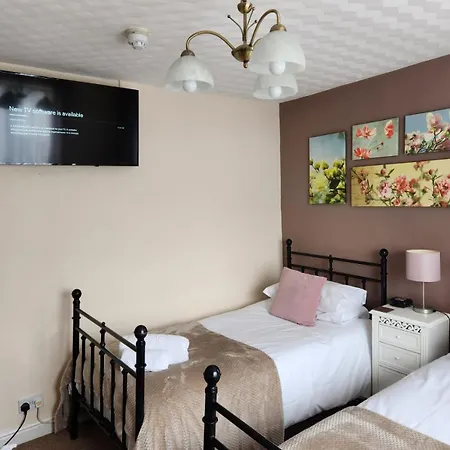 Ferndene Guest House-3